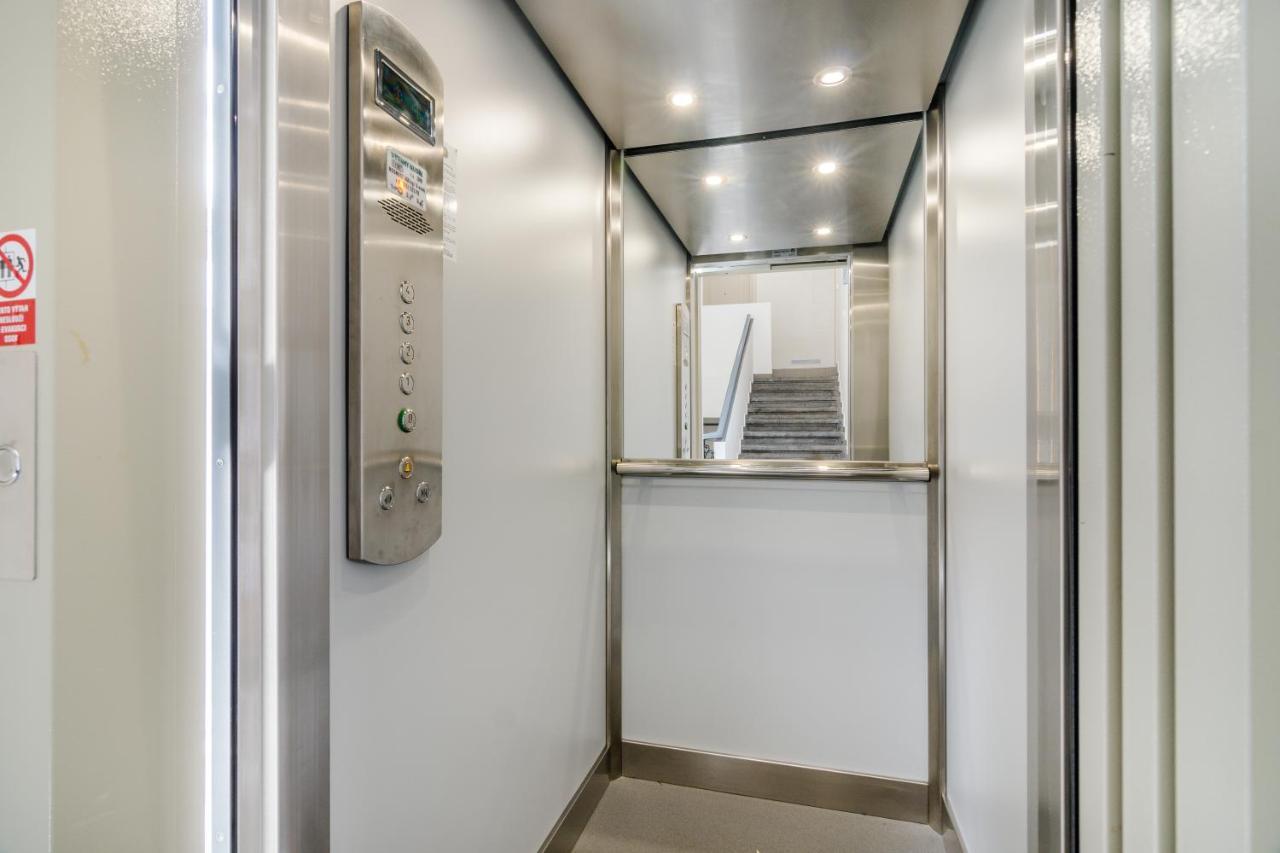 Prague Days - Premium Loft W Terrace - View - Netflix - Ac 아파트 외부 사진